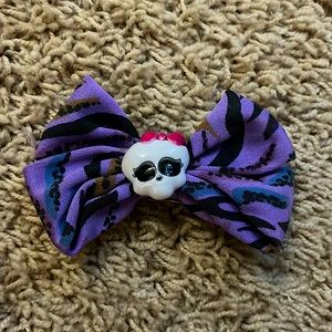 Vintage Monster High bow, barely used!